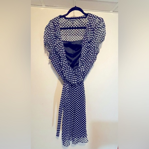 Dress - Picture 1 of 4